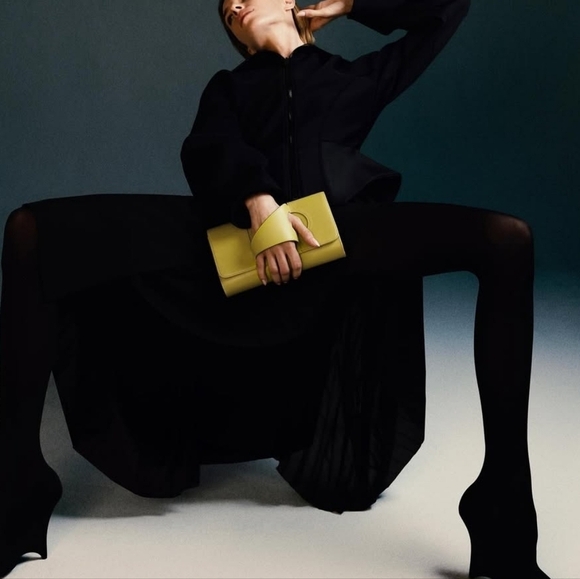 PERRIN PARIS L'ASYMETRIQUE Glove Clutch Green Calfskin Leather Clutch - Picture 4 of 17